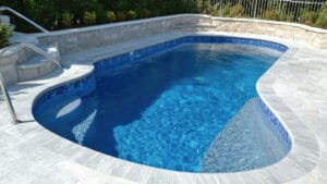 Jardineros profesionales en Garraf y Baix Penedès 24 Cuánto tiempo debe filtrarse el agua de mi piscina? Clave para mantener el agua limpia y segura