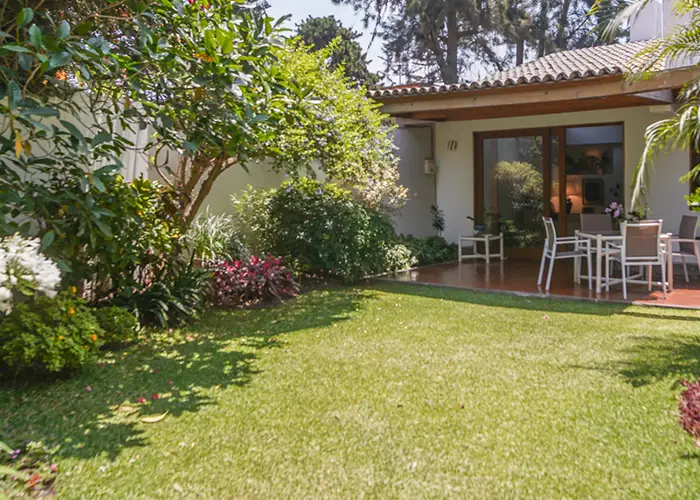 Jardineros en Segur de Calafell | Jardín con mantenimiento de jardinero en Segur de Calafell - Jardívida