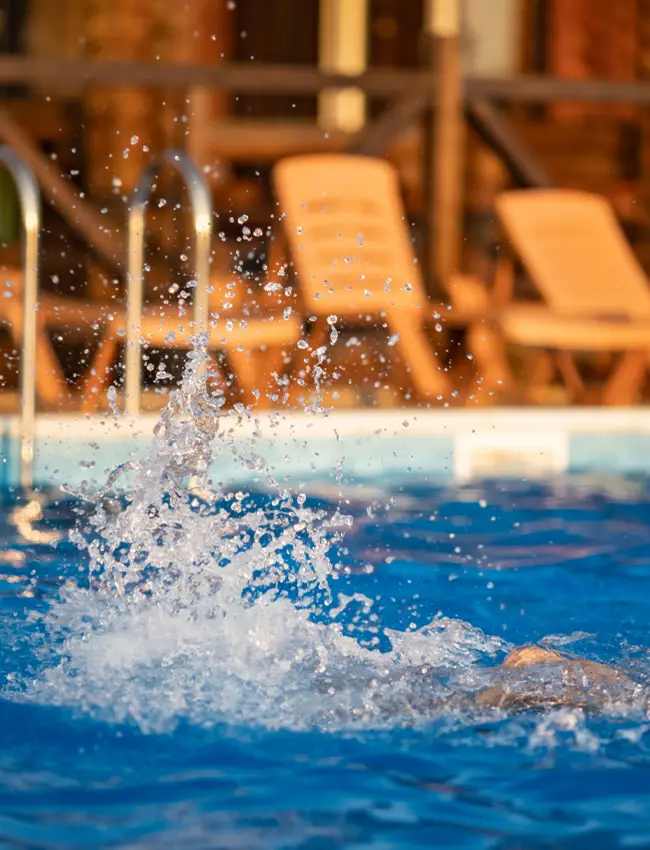 Mantenimiento profesional de piscinas privadas y comunitarias en Sitges y alrededores