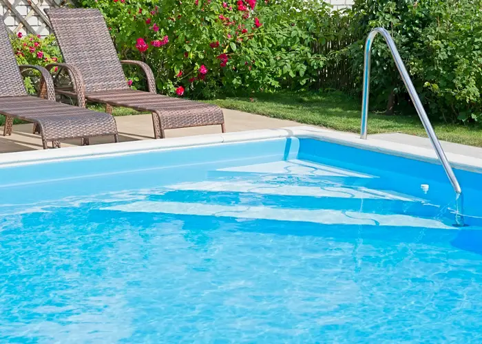 Piscinas Vilanova i la Geltrú Piscina en vivienda unifamiliar en zona l'Aragai de Vilanova i la Geltrú