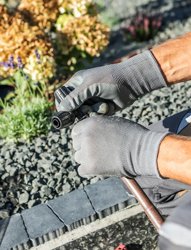 instalación de riego automático para jardines particulares y comunidades de vecinos