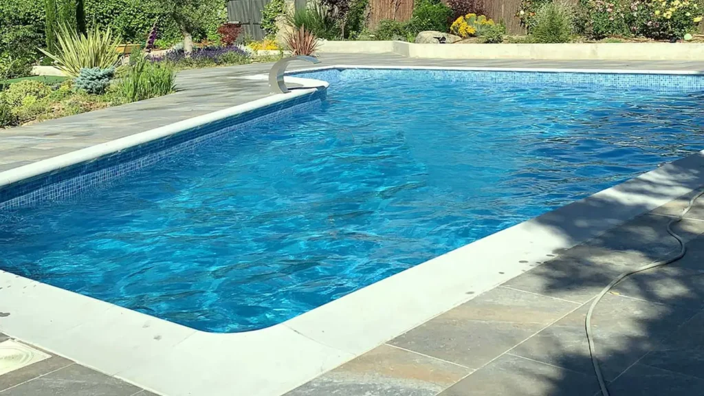 Servicio de construcción de piscinas de obra